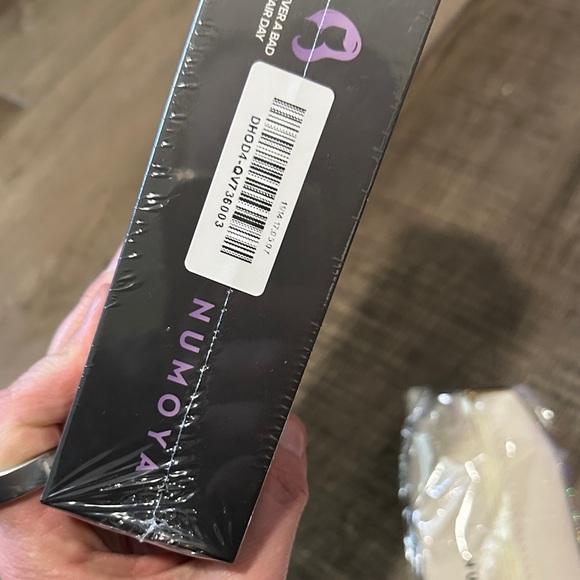 Numoya GoBrush Pro with Cream Case - Picture 3 of 7